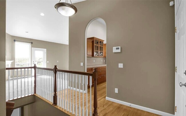 Building Photo - 10365 Rd 5.6 NE