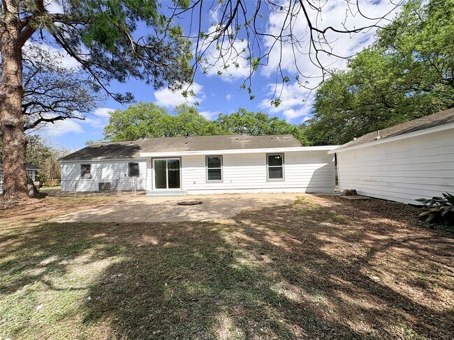 Building Photo - 3206 Avenue K