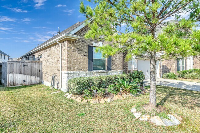 Building Photo - 9211 Union Meadow Ln