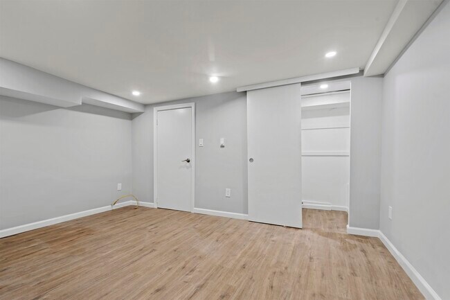 Building Photo - 510 New York Ave