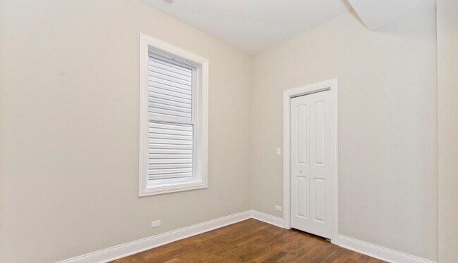 Building Photo - 827 N Francisco Ave