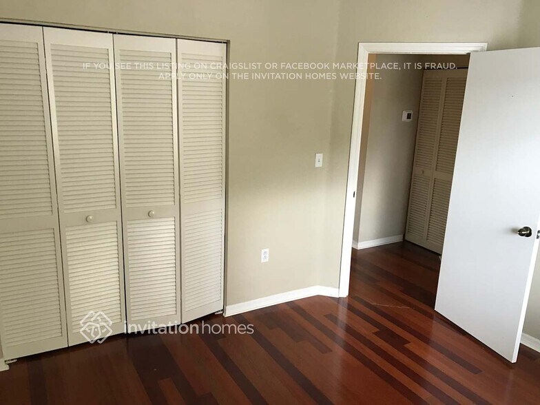 Building Photo - 11205 Sunview Way