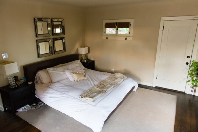 Building Photo - 6957 Camrose Dr