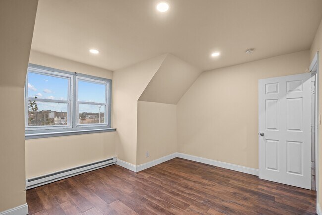 Building Photo - 3311 Pleasant Ave