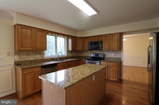 Building Photo - 1026 Bexhill Dr