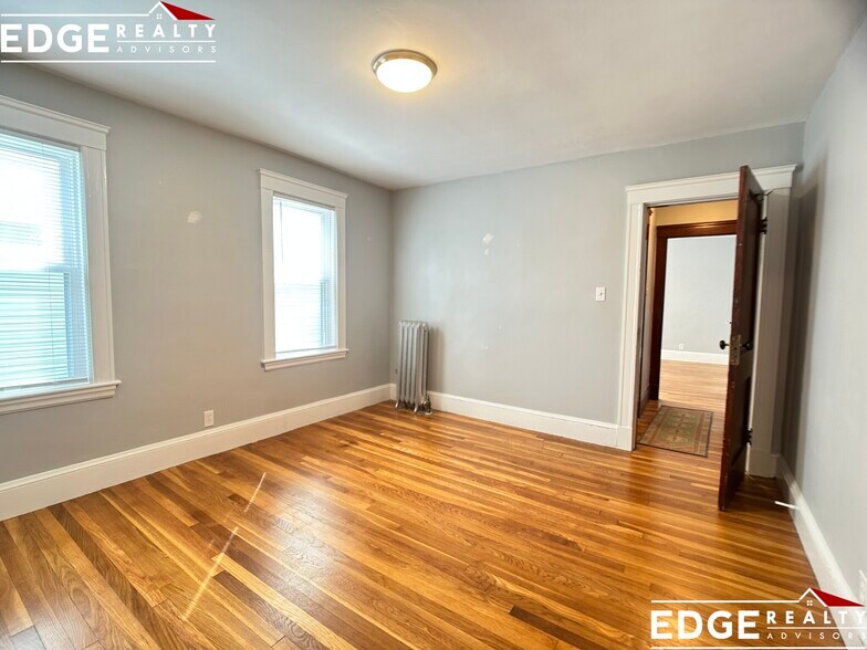 Building Photo - 17 Laurel St