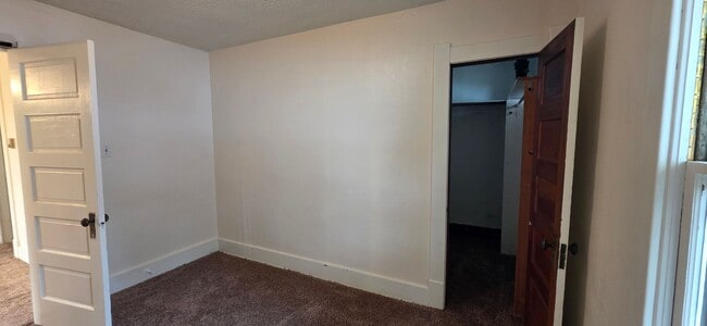 Building Photo - 2713 Maxwell Ave