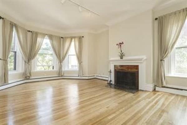 Building Photo - 351 Beacon St