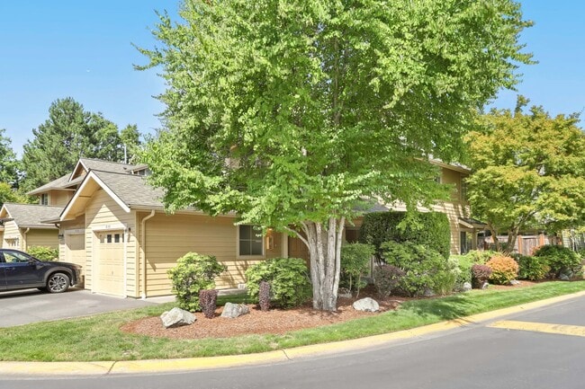 Building Photo - Must-see property that still feels brand new