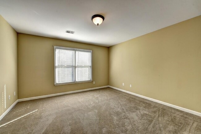 Building Photo - 2528 Bagley Rd