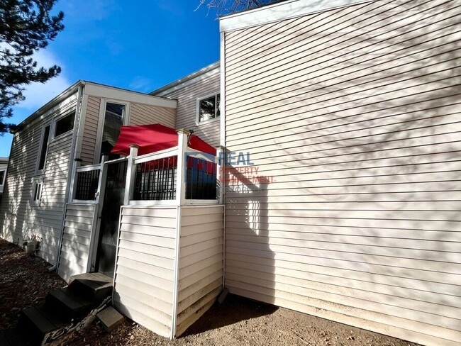 Building Photo - 1529 Sable Blvd