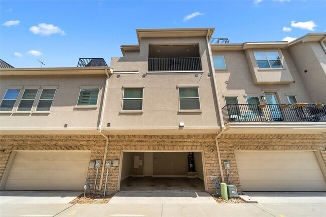 Building Photo - 2952 Sheridan Dr
