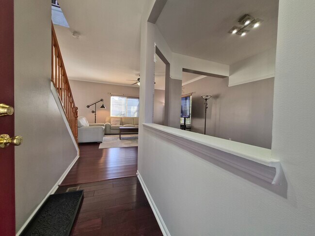 Building Photo - 3817 Baybrook Dr