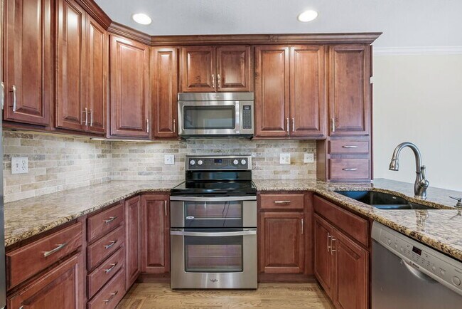 Building Photo - 6170 E Briarwood Cir