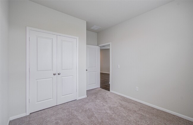 Building Photo - 6315 Lakeview Haven Dr