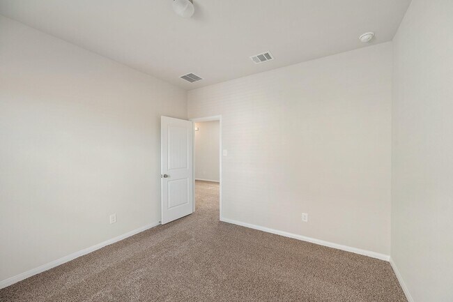 Building Photo - 3915 Deledda Dr