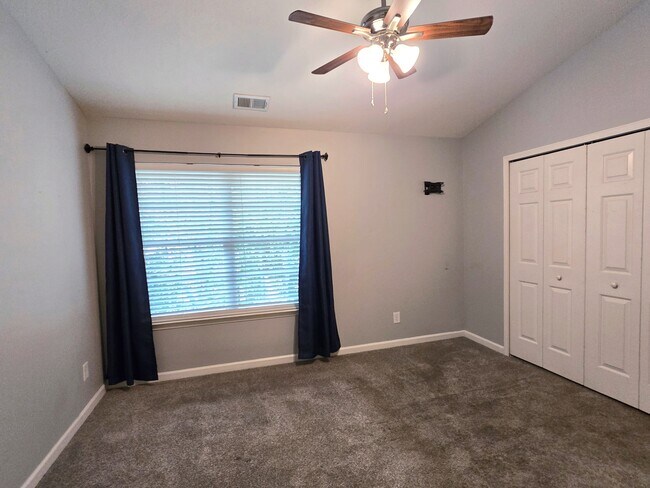 Building Photo - 608 Grasswren Way