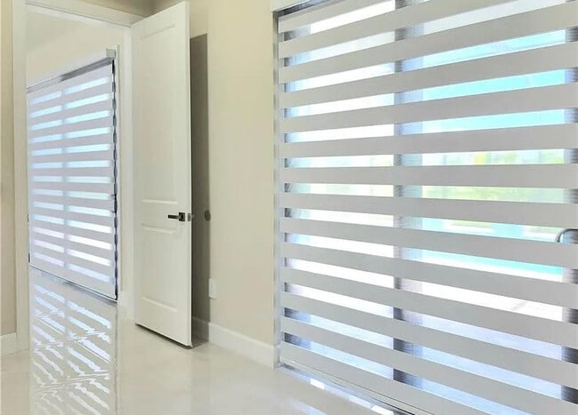 Building Photo - 4406 NW 20th Terrace