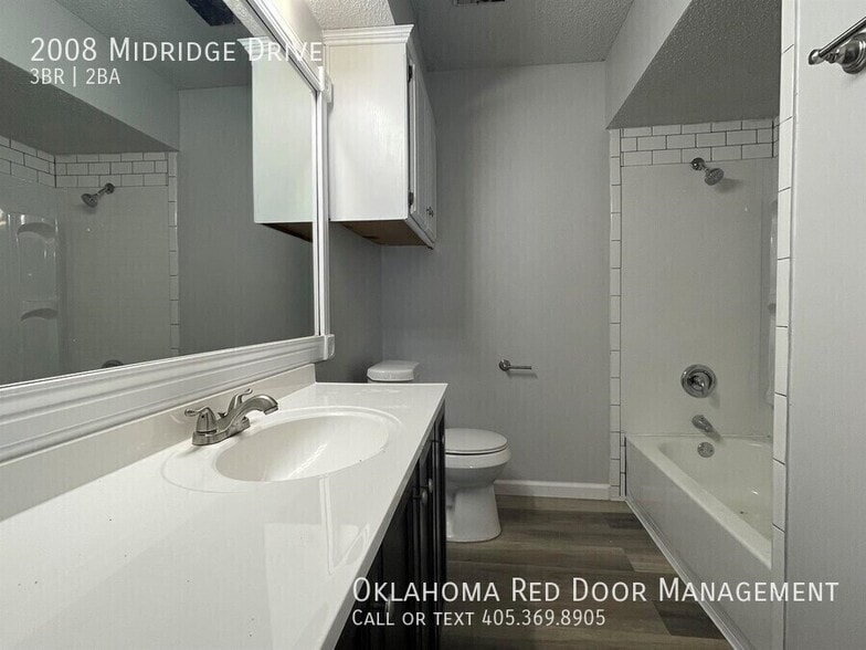 Building Photo - 2008 Midridge Dr