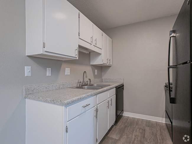 Fully-Equipped Kitchen with Dishwasher - MacArthurs Lake Apartments