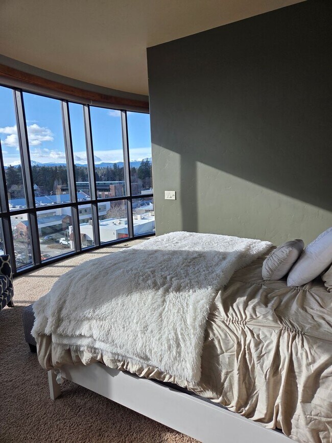 Building Photo - Franklin Crossing Building Condominium