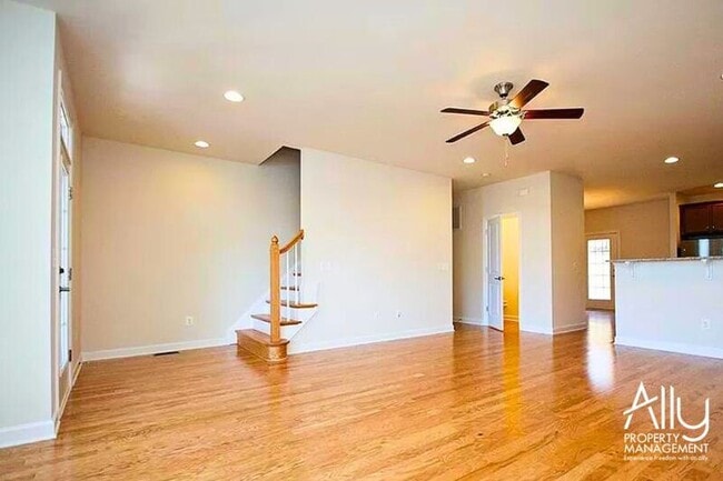 Building Photo - 1610 Kempton Pl
