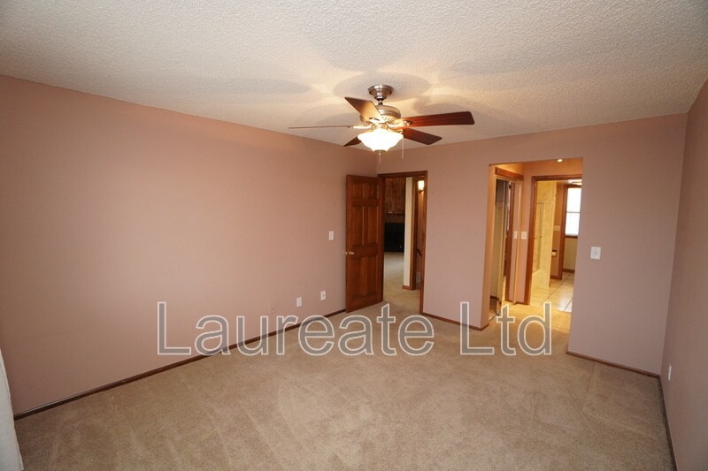 Building Photo - 5474 W Canyon Trail