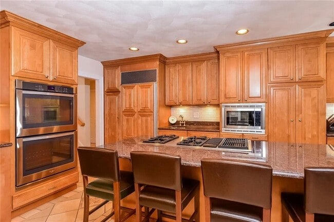 Building Photo - 45 Captain Wightman Ln