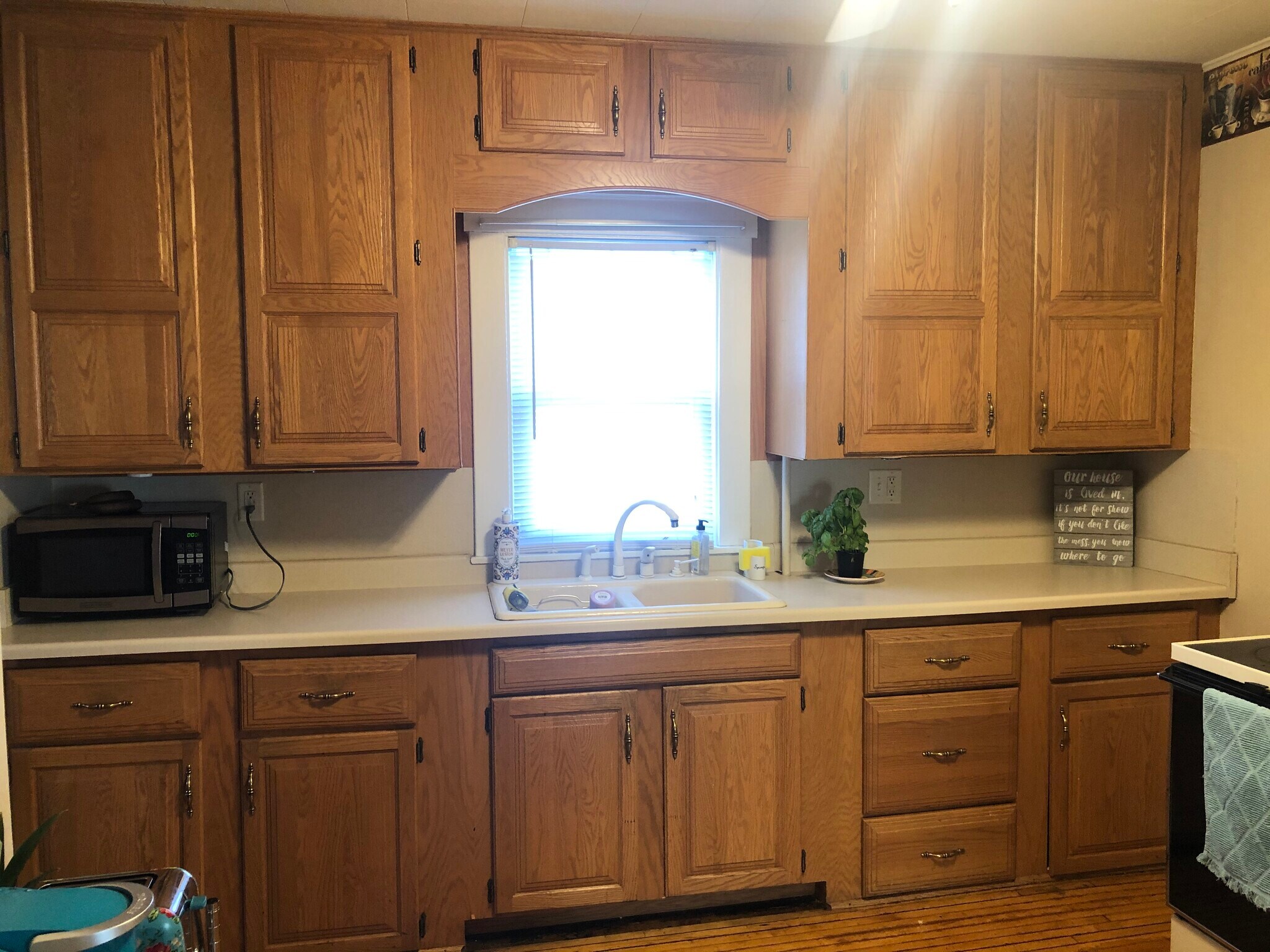 Kitchen Sink - 514 Walnut St