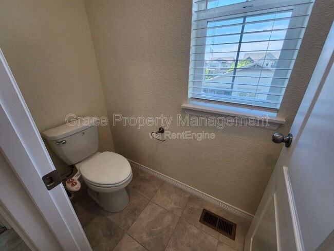 Building Photo - 808 Byrd Dr