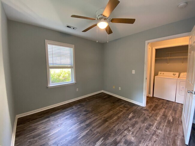Building Photo - 5132 Greenville Loop Rd
