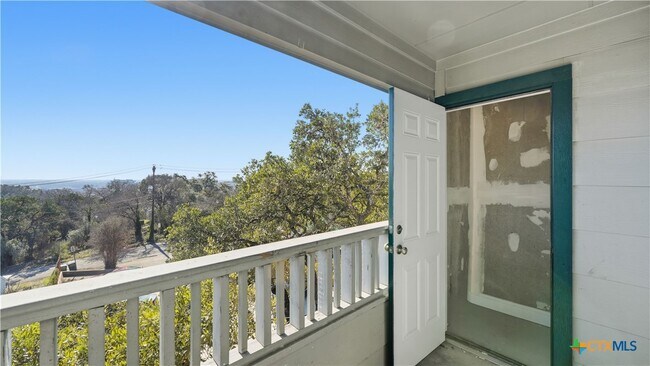 Building Photo - 1005 N LBJ Dr