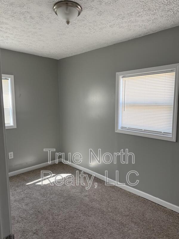 Building Photo - 521 S Wayne Ave