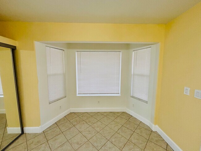 Building Photo - 41024 16th St W