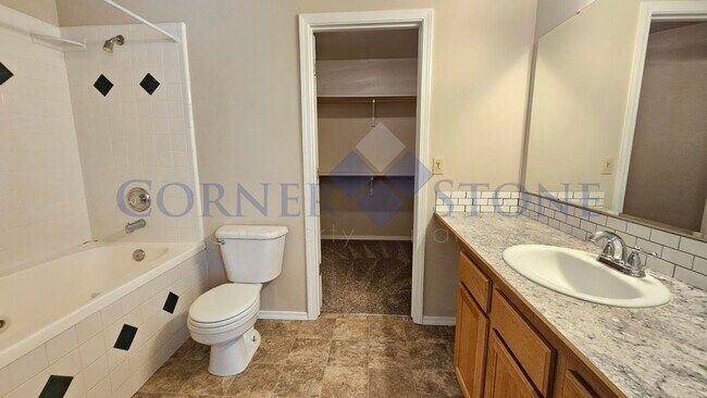 Building Photo - Beautiful Home with Separate Office/Bonus Room!
