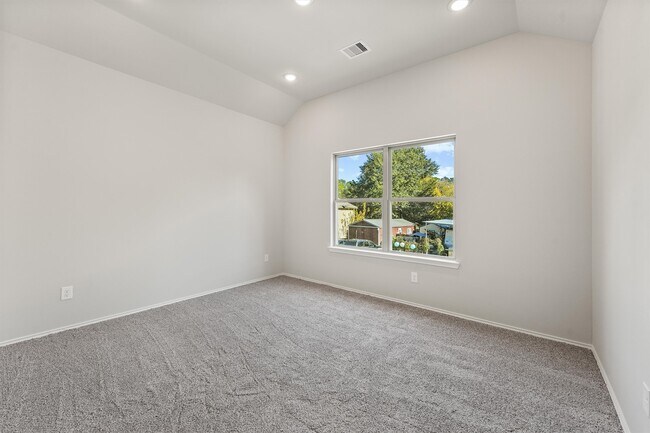 Building Photo - 8687 Sassafras