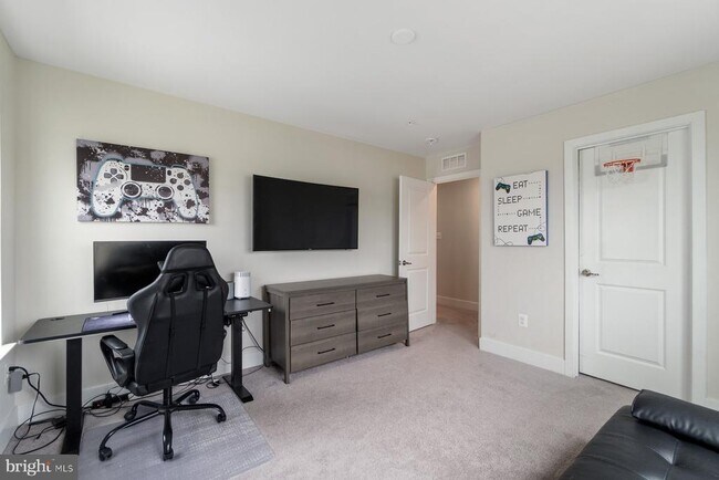 Building Photo - 4378 Shakespeare Cir