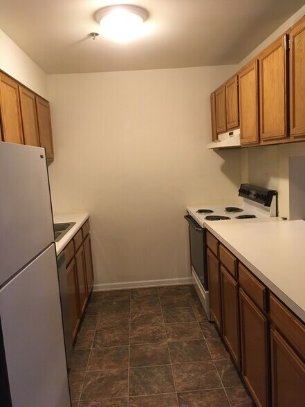 Building Photo - 3255 KIRCHOFF Rd