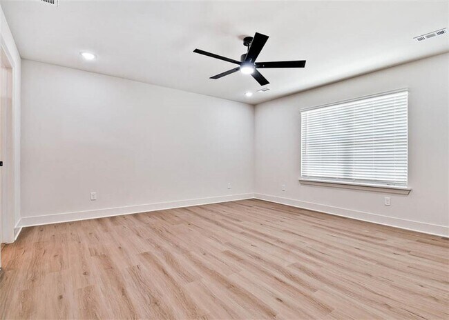 Building Photo - 78 Argyll Dr