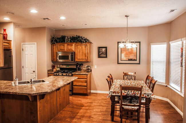 Building Photo - Home with a Den in Washington Fields