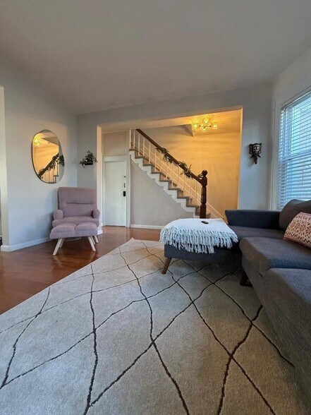 Building Photo - 365 3rd St