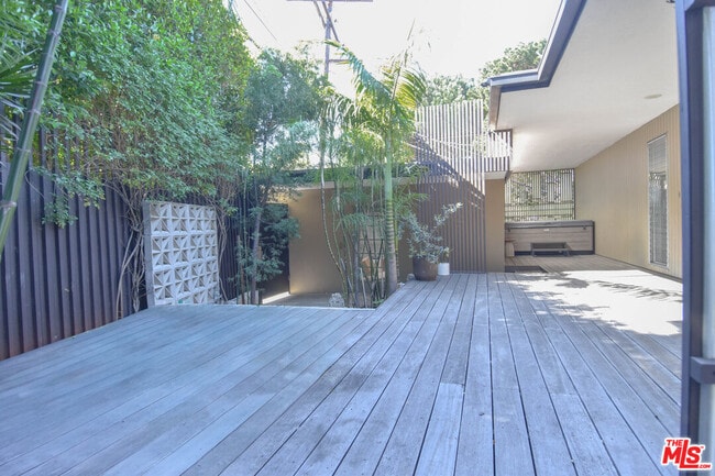 Building Photo - 8895 Appian Way