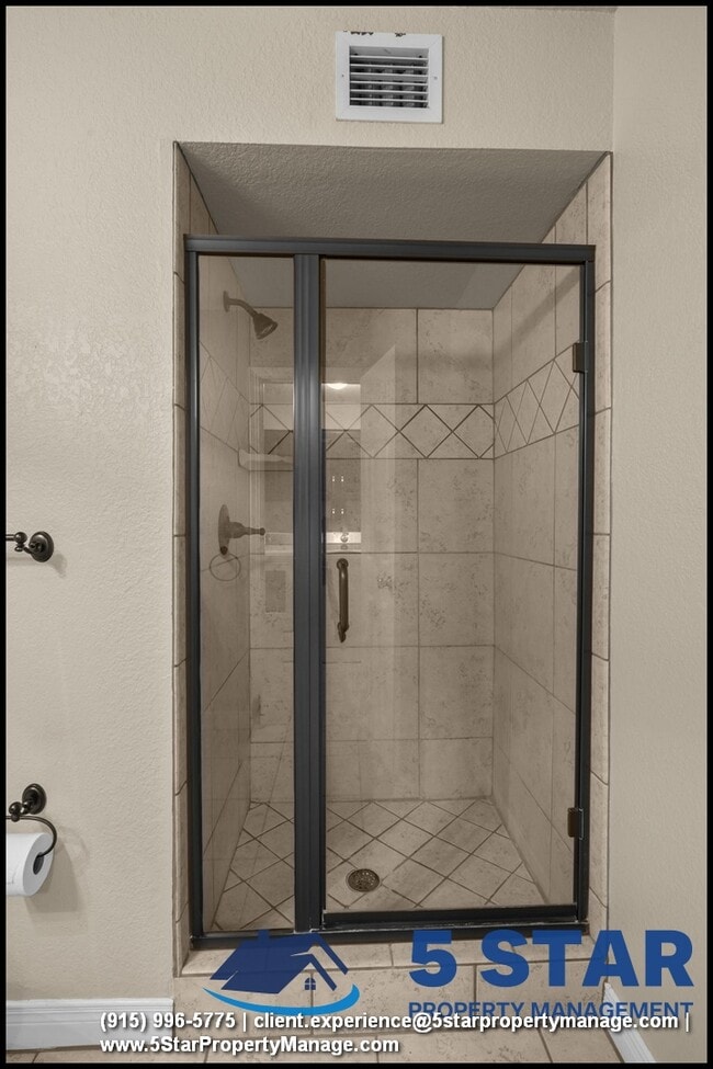 Building Photo - 6052 Bandolero Dr