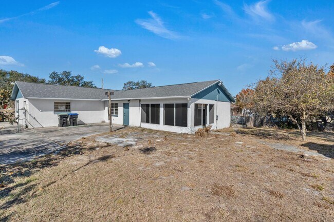 Building Photo - 1303 Charles St