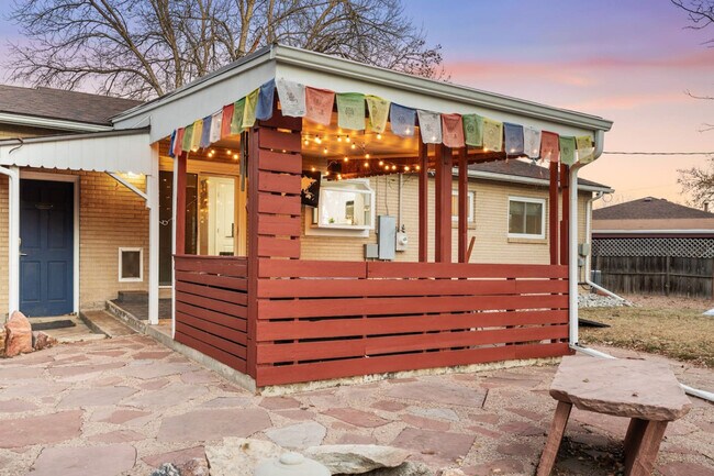 Building Photo - 6029 Iris Way