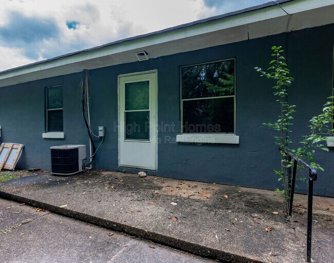 Building Photo - 433 Carver Ln