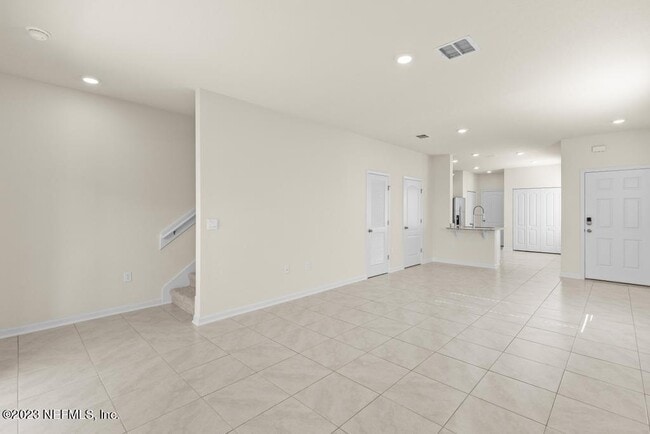 Building Photo - 46 Oarsman Xing Dr