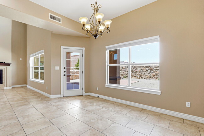 Building Photo - 3727 Grand Bahamas Dr