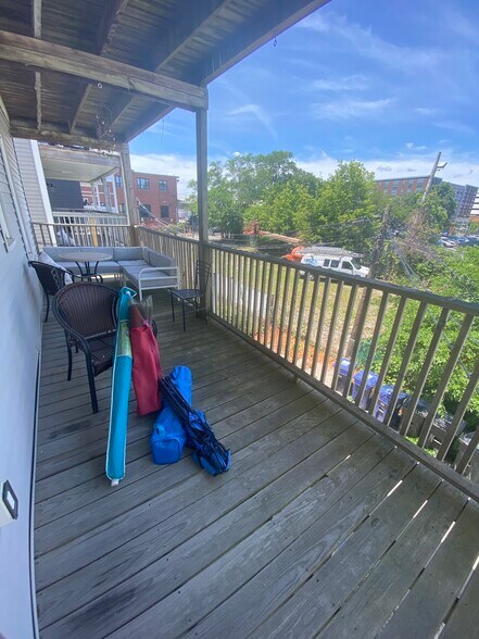 Building Photo - 151 Boston St