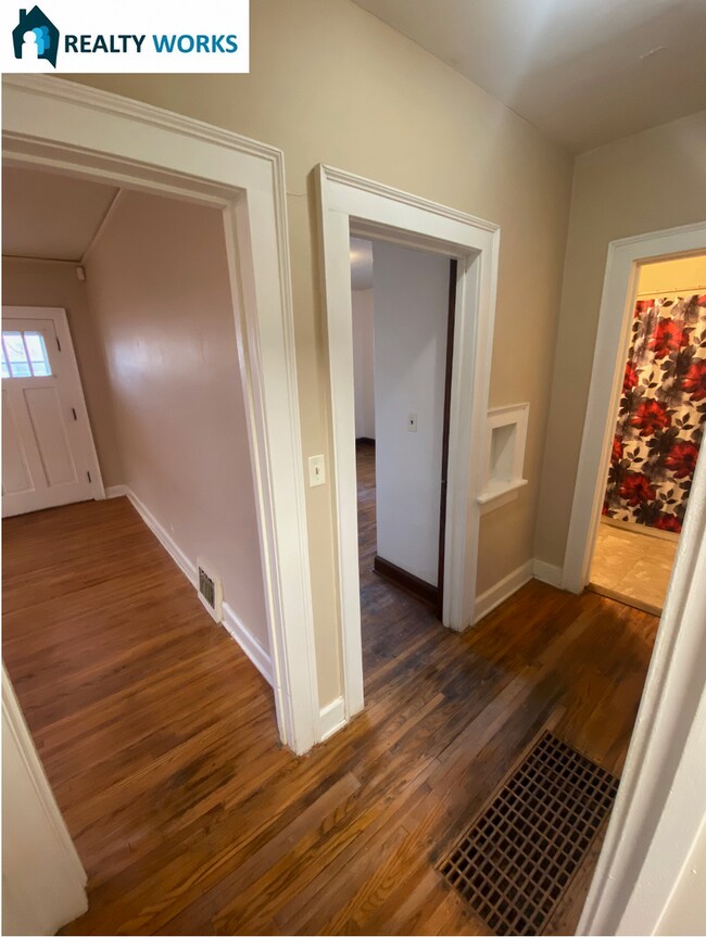 Building Photo - Cute 2 bed Bungalow!